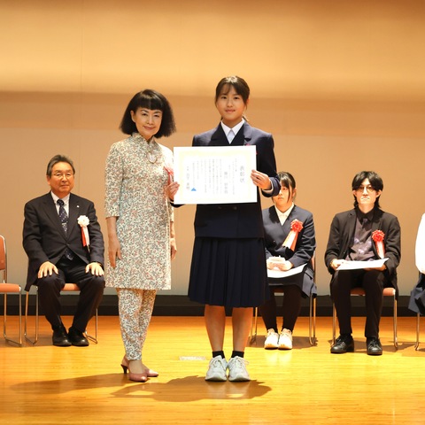 23_スポンサー（ソルコンクラブ）‐藤川　鈴奈さん